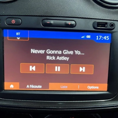 Logan MCV TCe 90 Stepway -  - Garage sportif - 44/55