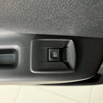 Logan MCV TCe 90 Stepway -  - Garage sportif - 47/55