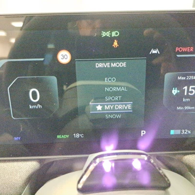 EV3 81.4 kWh 204 ch GT-line -  - Garage sportif - 31/75