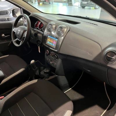 Logan MCV TCe 90 Stepway -  - Garage sportif - 17/55