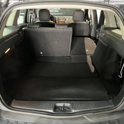 Logan MCV TCe 90 Stepway -  - Garage sportif - 52/55