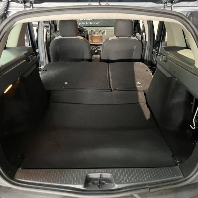 Logan MCV TCe 90 Stepway -  - Garage sportif - 53/55