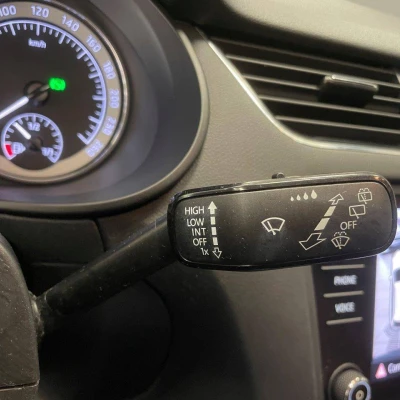 Octavia Combi 1.5 TSI 150 ch ACT DSG7 Edition -  - Garage sportif - 32/54